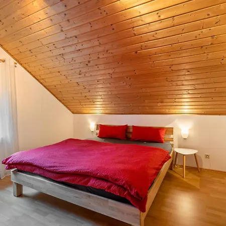 Elisabeth Mit Fasssauna Casa de Férias